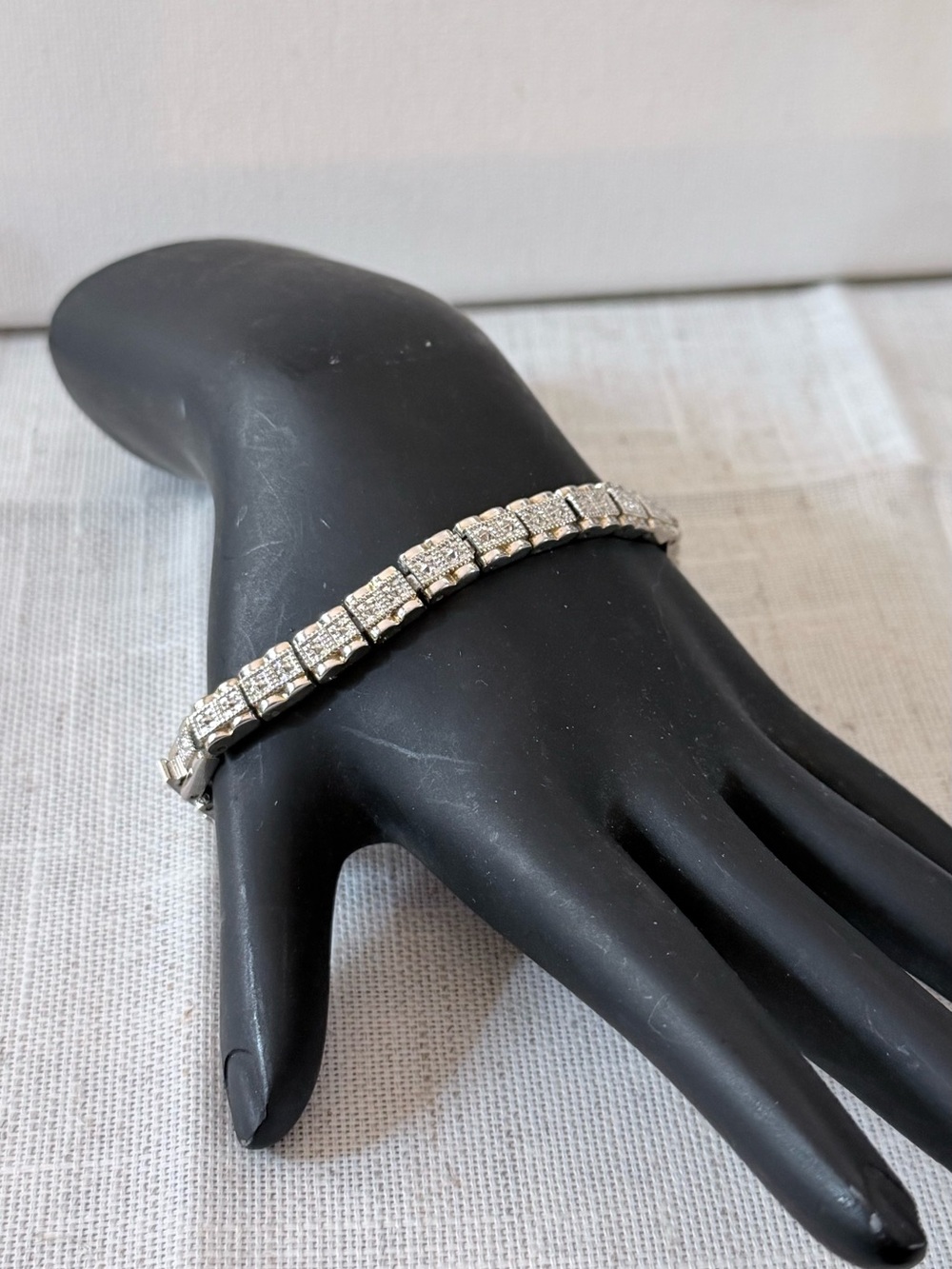 Classic Silver-Tone Cubic Zirconia Tennis Bracelet - Elegant Sparkle